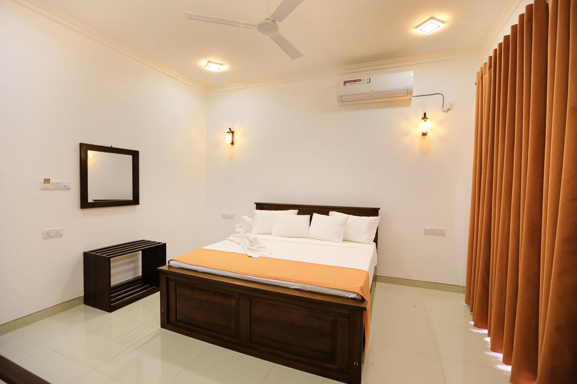 D Marit Motel Negombo Exterior photo